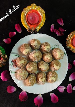 A picture of Oats peanut Ladoo.