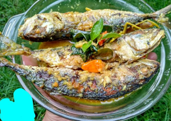 Resep Ikan Kembung Bumbu Kuning Oleh Budi Rahayu Cookpad 