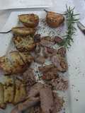 Pierna de cerdo marinada al tequila y peras asadas