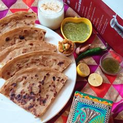 A picture of Alou ke parathay.