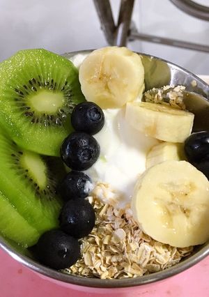 Hình của món Yogurt yến mạch trái cây.