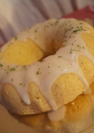 Una foto de Bizcocho de limón 🍋 Tipo budín