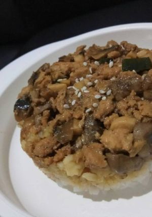 Foto resep Nasi ayam jamur (Mpasi 12+)