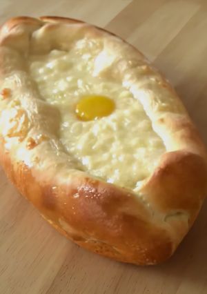 Une photo de Khachapuri