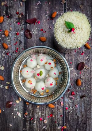 அரிசி ரசகுல்லா - மீதமான சாதத்தில் (Rice Rasagulla) (Arisi rasagulla recipe in tamil) செய்முறை முக்கிய புகைப்படம்