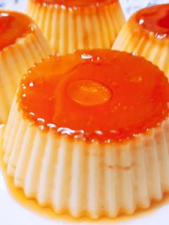 ডিমছাড়া ক্যারামেল কাস্টার্ড পুডিং(Dimchara caramel custard pudding recipe In Bengali) রেসিপির প্রধান ছবি