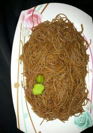 A picture of Brown sphagetti.