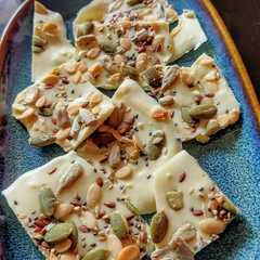 White Chocolate Bark with Mixed Seeds-レシピのメイン写真