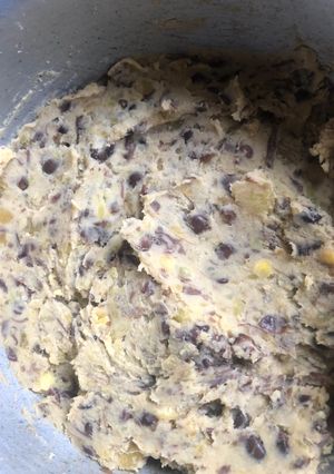 A picture of Mashed sweet potato and Black beans(Njahi).