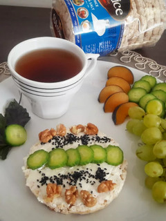 عکسی از دستور رایس کیک برای صبحانه