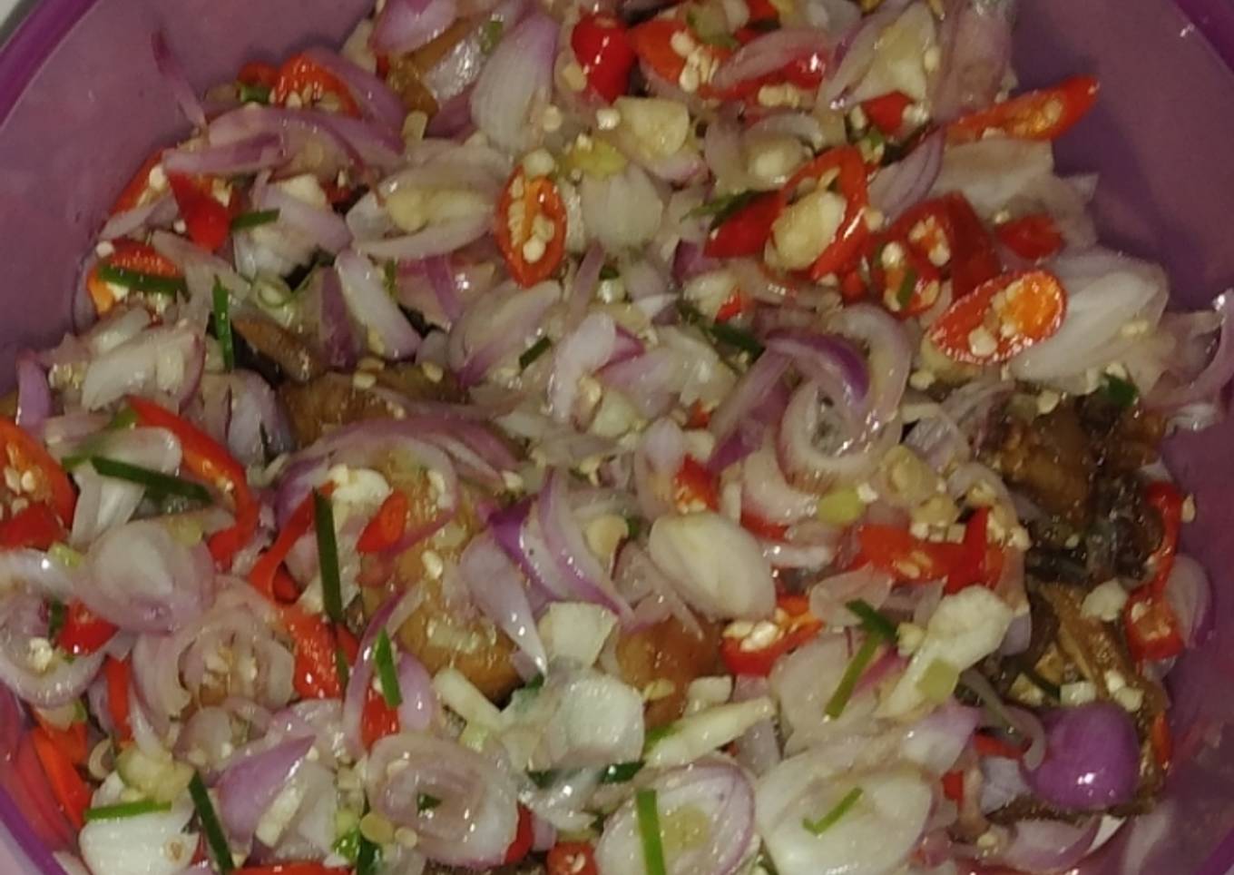 Ayam goreng sambal matah