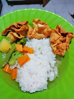 Foto resep Sup Pangsit Goreng