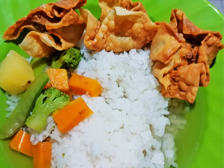 Cara Simple Membikin Resep  Sup Pangsit Goreng yang Sempurna, Menggugah Selera