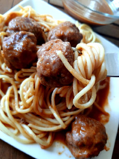 Una foto de Spaghetti meatball🇺🇸 (Spaghettis con Albóndigas)