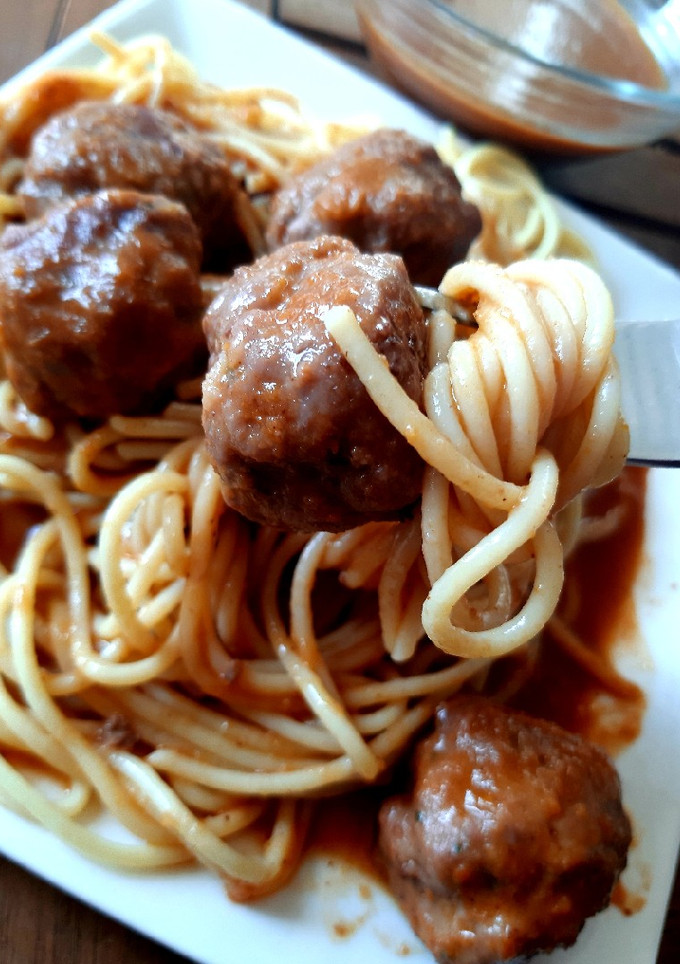 Una foto de Spaghetti meatball🇺🇸 (Spaghettis con Albóndigas)