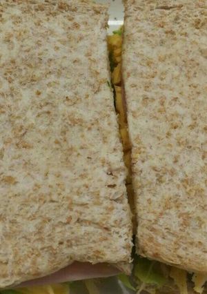 A picture of Lunch sandwich.