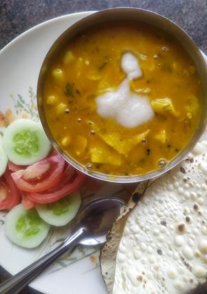 A picture of Dal dhokli.
