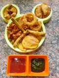 Chana dal pakode1 batter 6 types of bhajiyas bhajiya platter