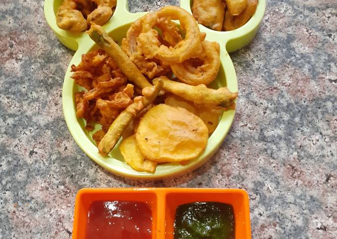 Chana dal pakode1 batter 6 types of bhajiyas bhajiya platter