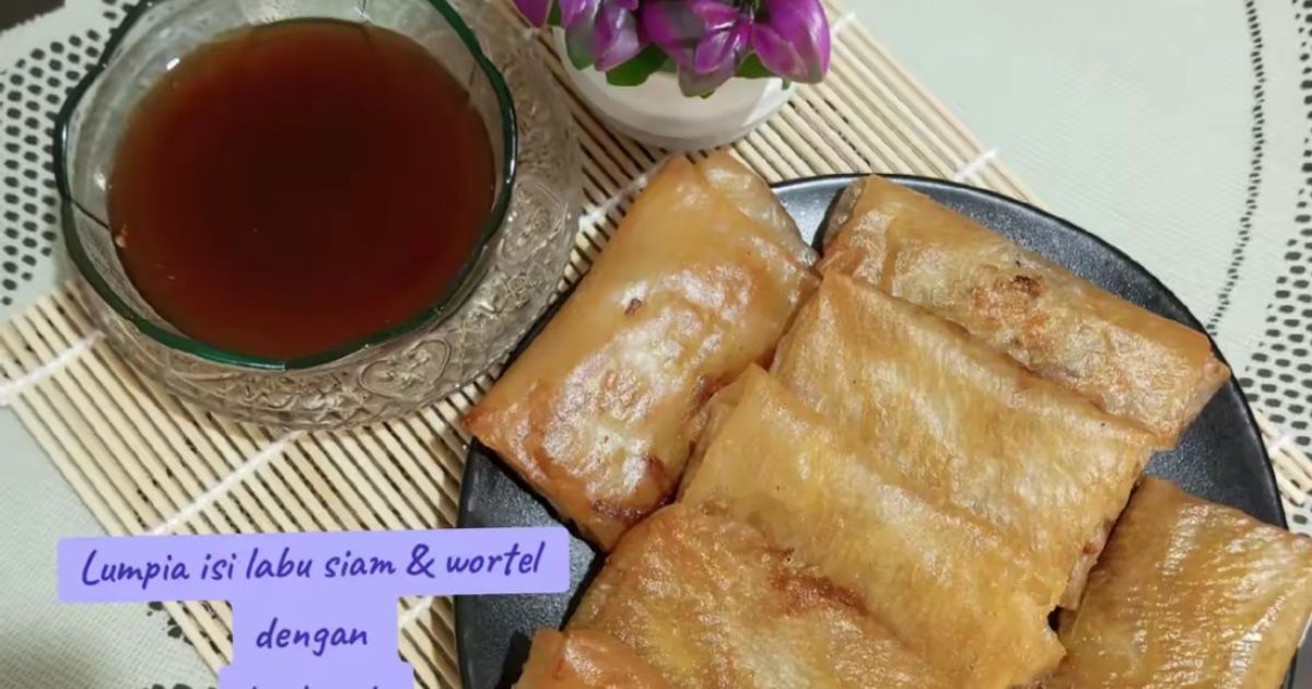 Lumpia isi Labu Siam & wortel dengan kuah cuko