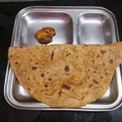A picture of Thepla.