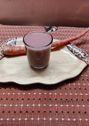 A picture of Pomegranate and carrot 🥕 juice.