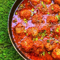 Spaghetti and meatballs A picture of Spaghetti and meatballs.