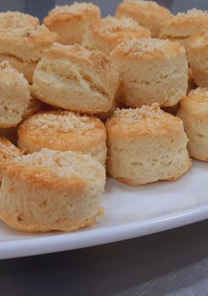 Una foto de Scones de queso 🧀