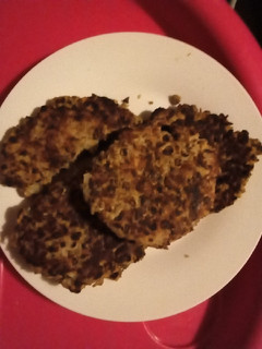 Una foto de Hamburguesas caseras de lentejas y carne
