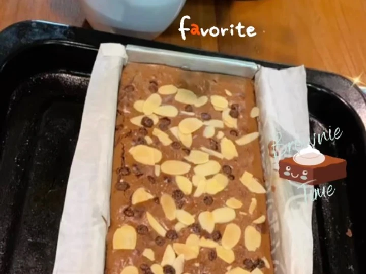 Langkah Mudah untuk Membuat Resep Shiny crust brownies almond chocochips yang Sempurna Anti Ribet, Menggugah Selera
