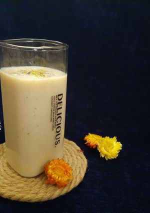 عکسی از دستور شیر موز سیب