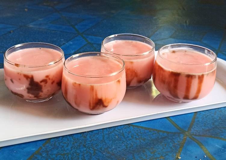 Pudding strawberry susu yang rasanya super endesssss