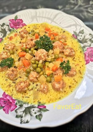 Tárkonyos, mini húsgombóc leves recept fotója