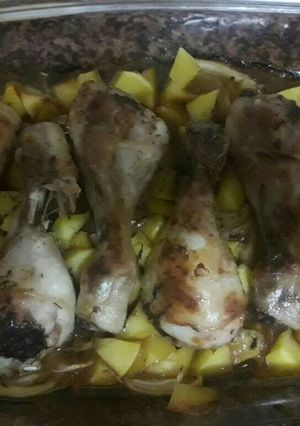 Una foto de Muslos de pollo a la miel y tomillo