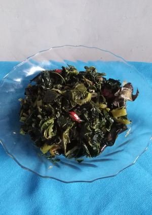 Foto resep Oseng Daun Pepaya dan Daun Singkong