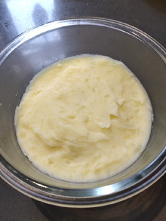 A picture of Mashed Potatoes.