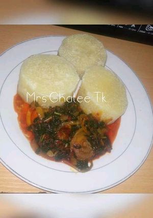 A picture of Boil yam with Spanish sauce.