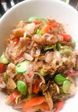 Foto resep Tumis ikan bilis pete resep mertua
