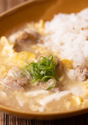 【影音 60秒一道菜】- 雞蛋豆腐雞肉燴飯 的食譜成品照片