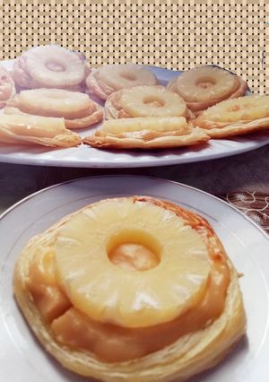 A picture of Pineapple Tart.
