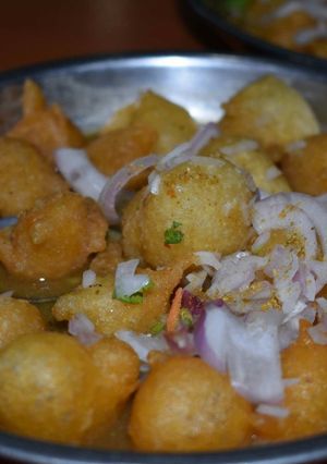A picture of Rice vada.