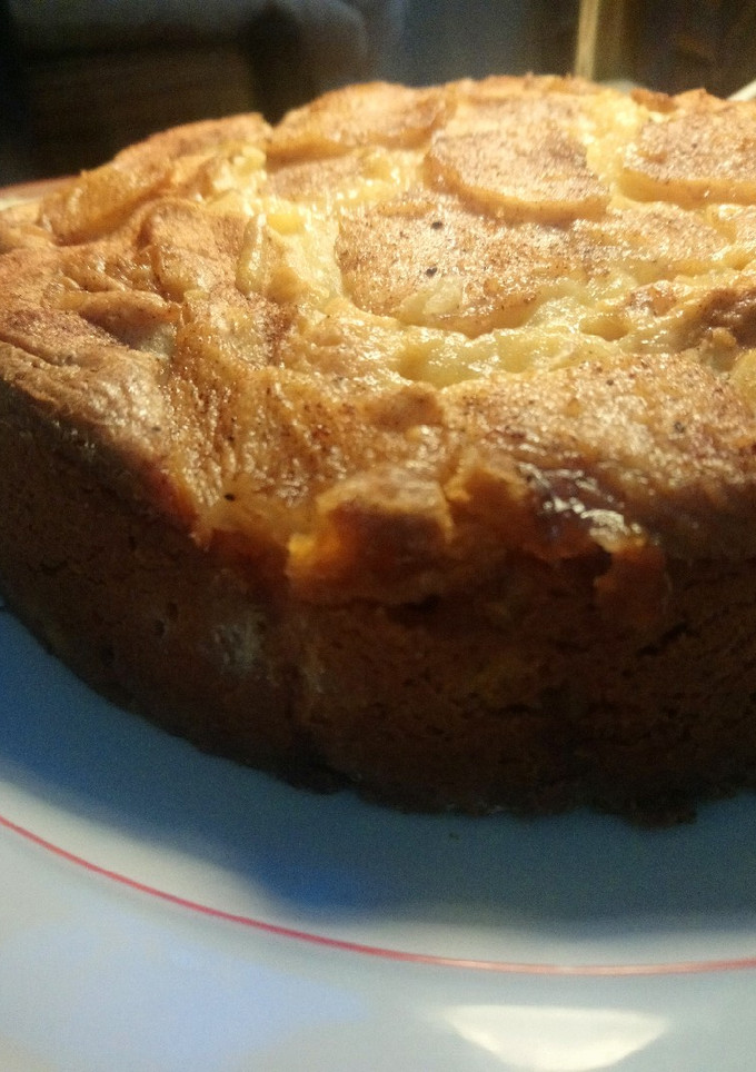 Una foto de Torta húmeda de manzana y peras