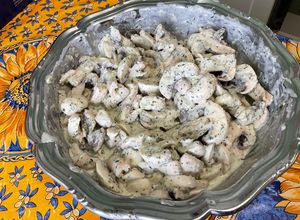 Une photo de Champignons de Paris à l’ail frais, crème et coriandre