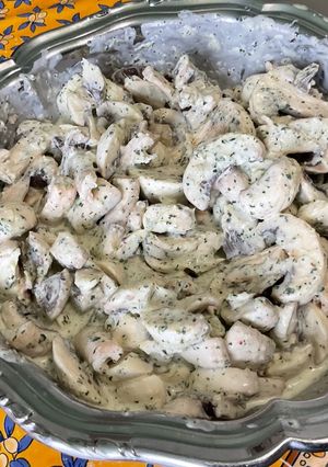 Une photo de Champignons de Paris à l’ail frais, crème et coriandre
