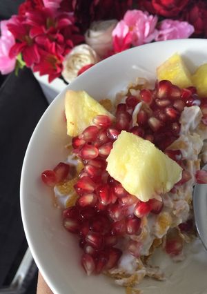 صورة لوصفة طبقات الكورن فليكس بالزبادي والفواكه 🍍🍎🍒🍌🍉