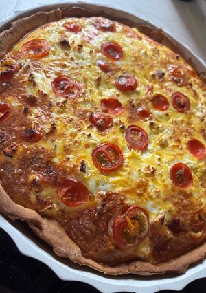 A picture of Cheesy Bacon, Tomato and Feta Quiche.