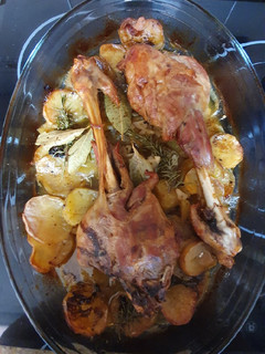 Una foto de Piernas de cordero al horno