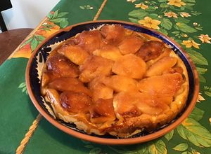 Une photo de Tarte renversée caramélisée aux coings du jardin