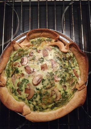 Una foto de Quiche de espinacas y champiñones