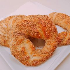 A picture of Turkish Bread "Ankara style Simidi".